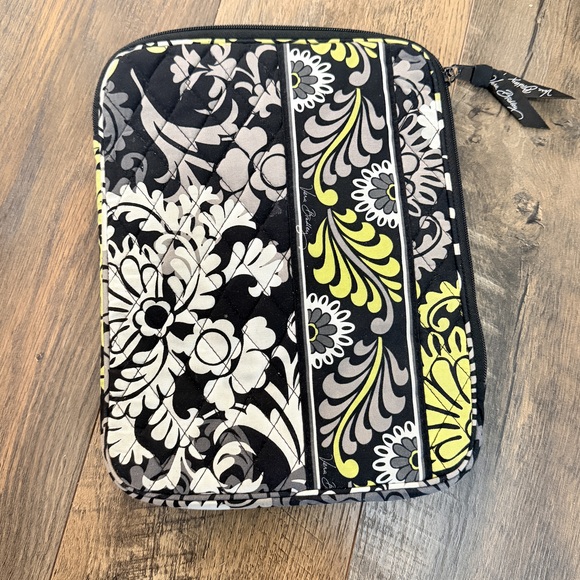 Vera bradley Other - Vera bradley Slim mini sleeve folio case ipad laptop kindle tablet zippered case